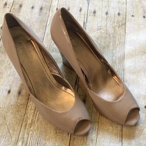BCBG TAN WEDGES 8.5 8 1/2